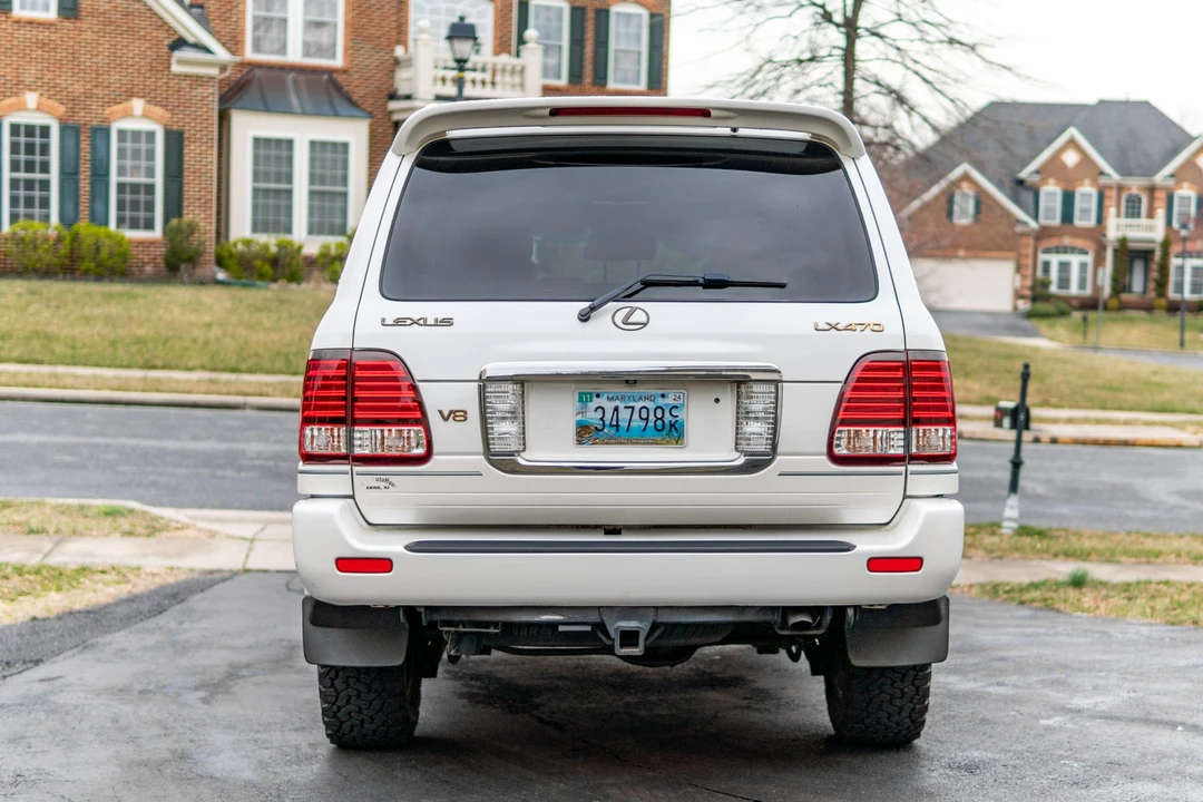2006 Lexus LX 2nd Gen - Image 4 of 31