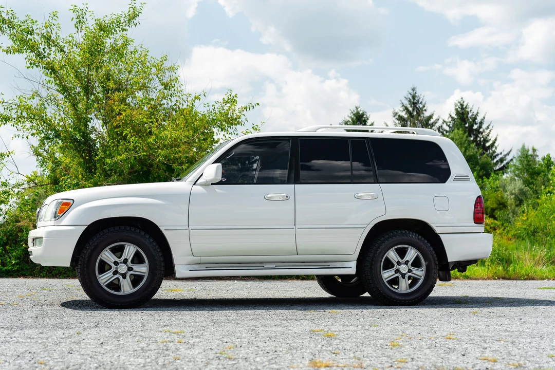 2006 Lexus LX 2nd Gen - Image 13 of 31