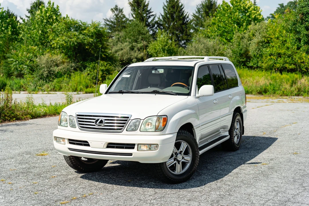 2006 Lexus LX 2nd Gen - Image 4 of 31