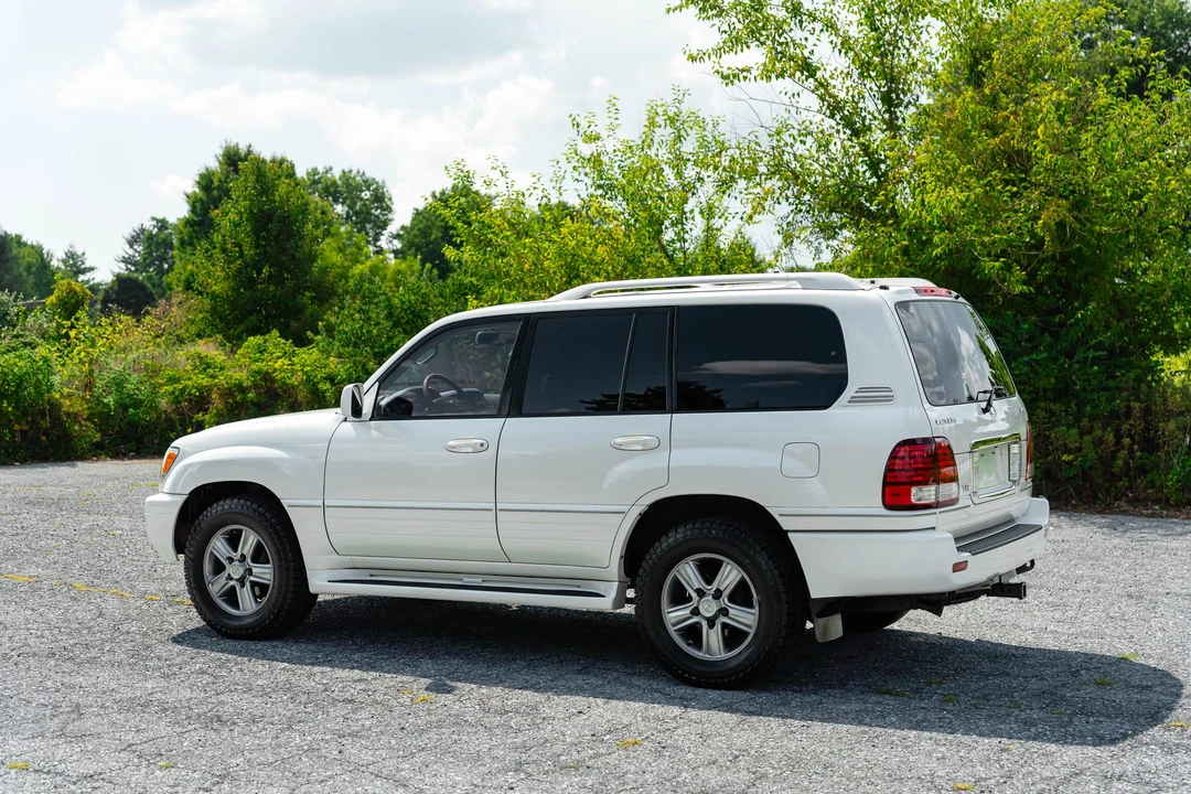 2006 Lexus LX 2nd Gen - Image 19 of 31