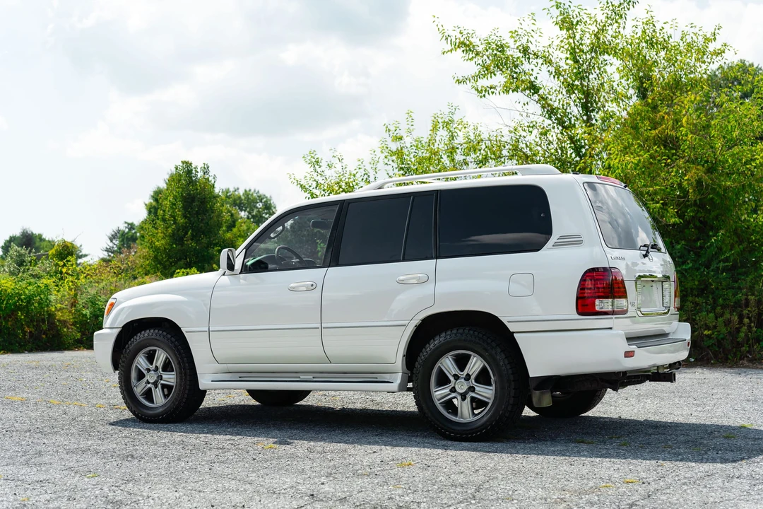 2006 Lexus LX 2nd Gen - Image 20 of 31