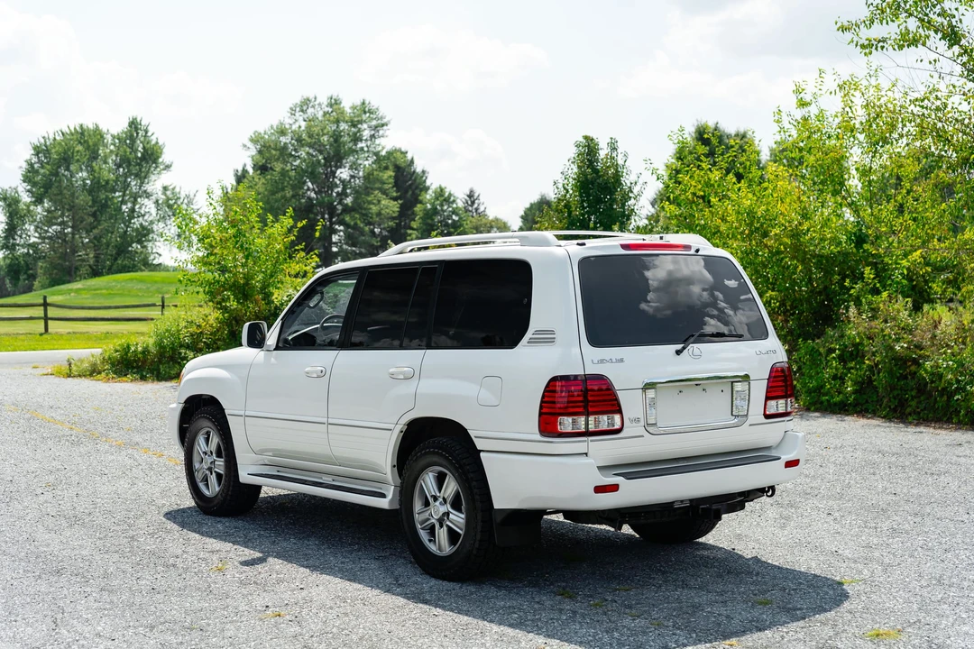 2006 Lexus LX 2nd Gen - Image 21 of 31