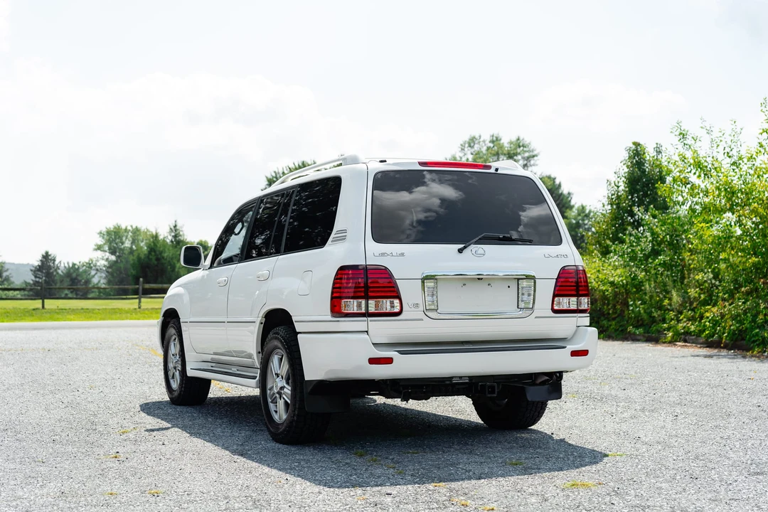 2006 Lexus LX 2nd Gen - Image 23 of 31
