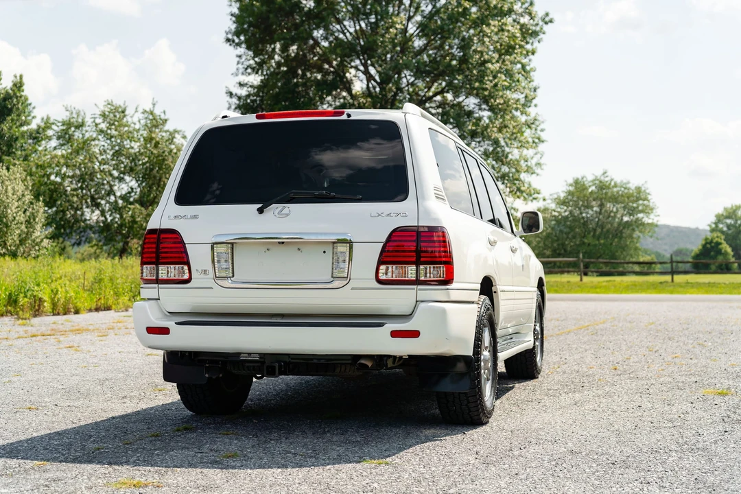 2006 Lexus LX 2nd Gen - Image 29 of 31