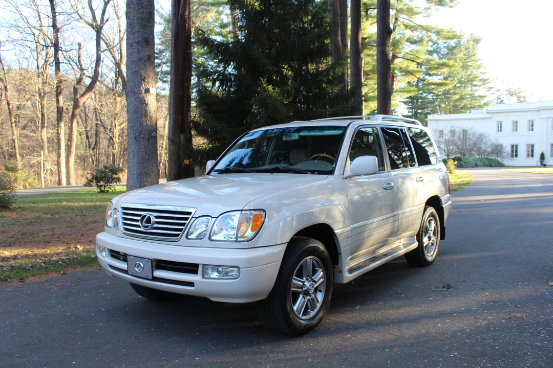 2006 Lexus LX 2nd Gen - Image 5 of 31