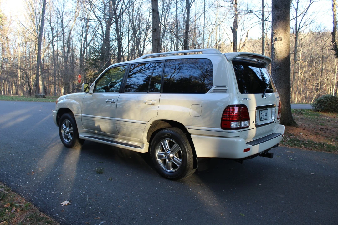 2006 Lexus LX 2nd Gen - Image 15 of 31