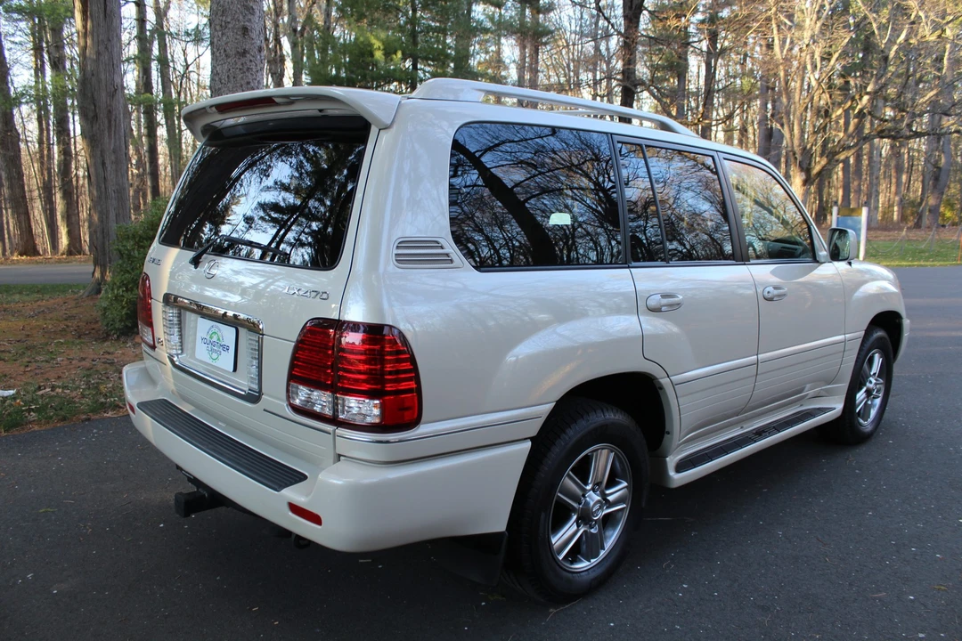 2006 Lexus LX 2nd Gen - Image 12 of 31