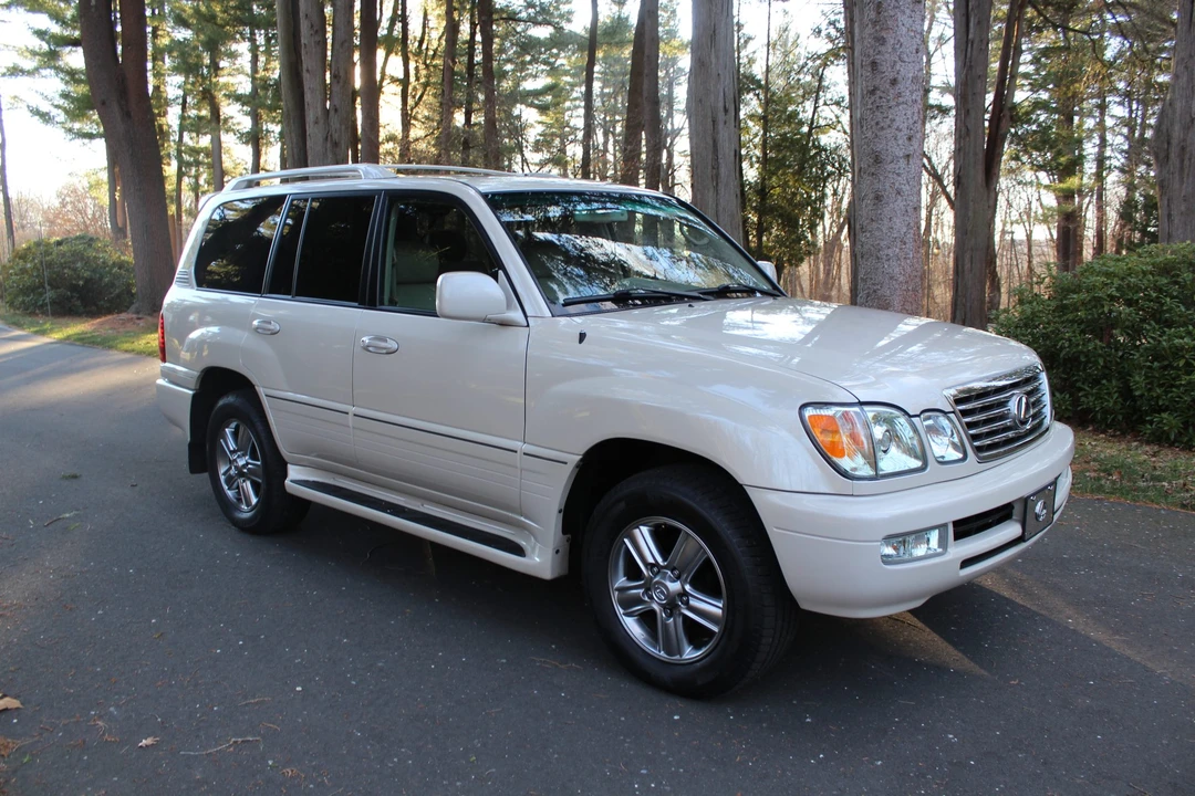 2006 Lexus LX 2nd Gen - Image 8 of 31