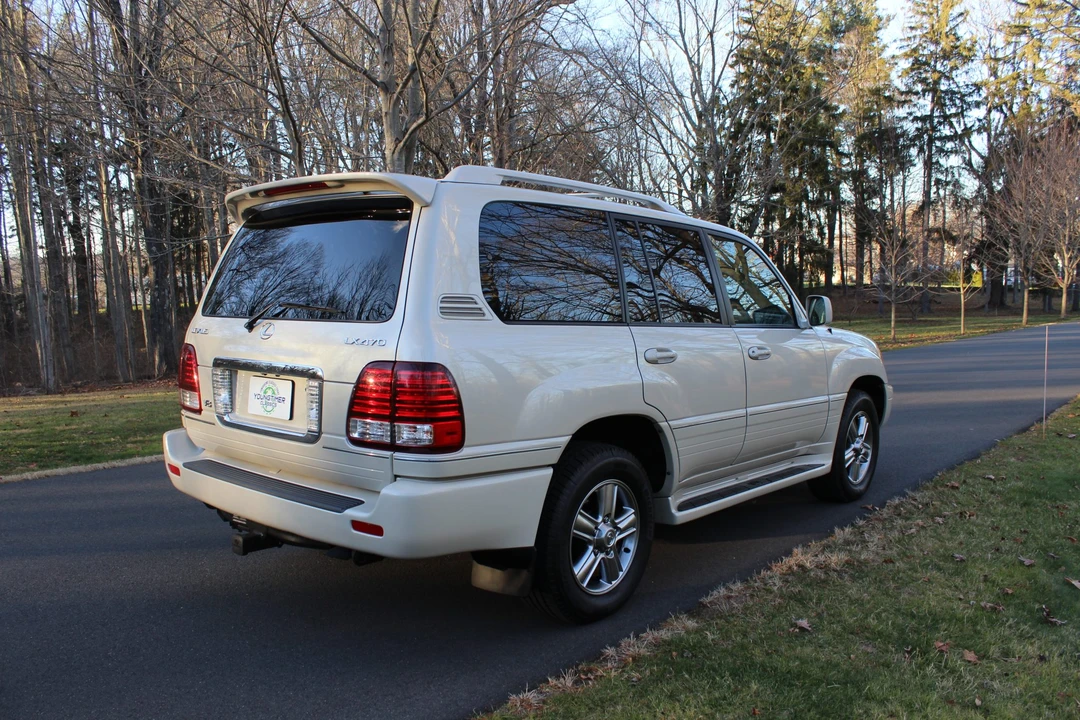 2006 Lexus LX 2nd Gen - Image 11 of 31