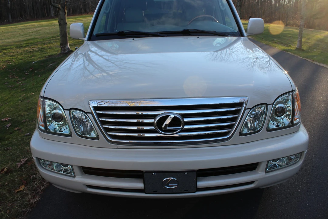 2006 Lexus LX 2nd Gen - Image 18 of 31