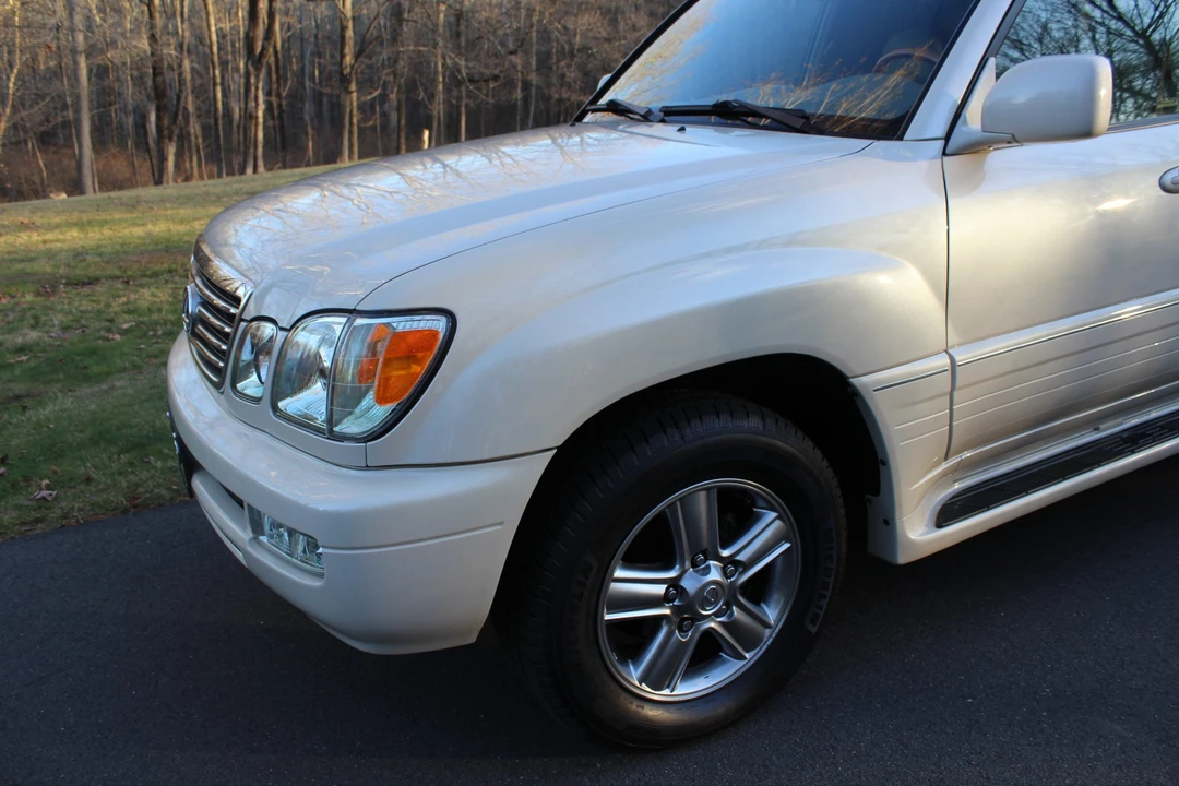 2006 Lexus LX 2nd Gen - Image 23 of 31