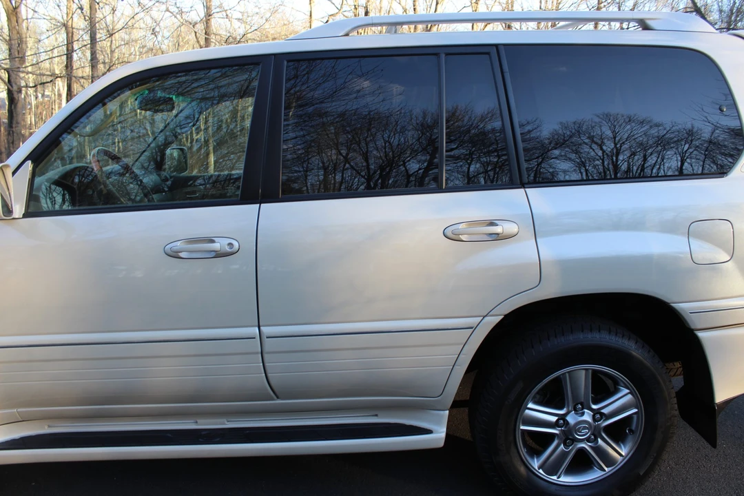 2006 Lexus LX 2nd Gen - Image 26 of 31
