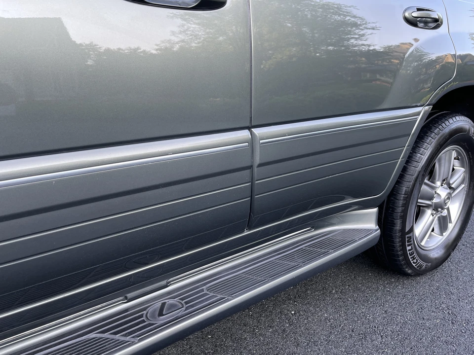 2006 Lexus LX 2nd Gen - Image 26 of 31