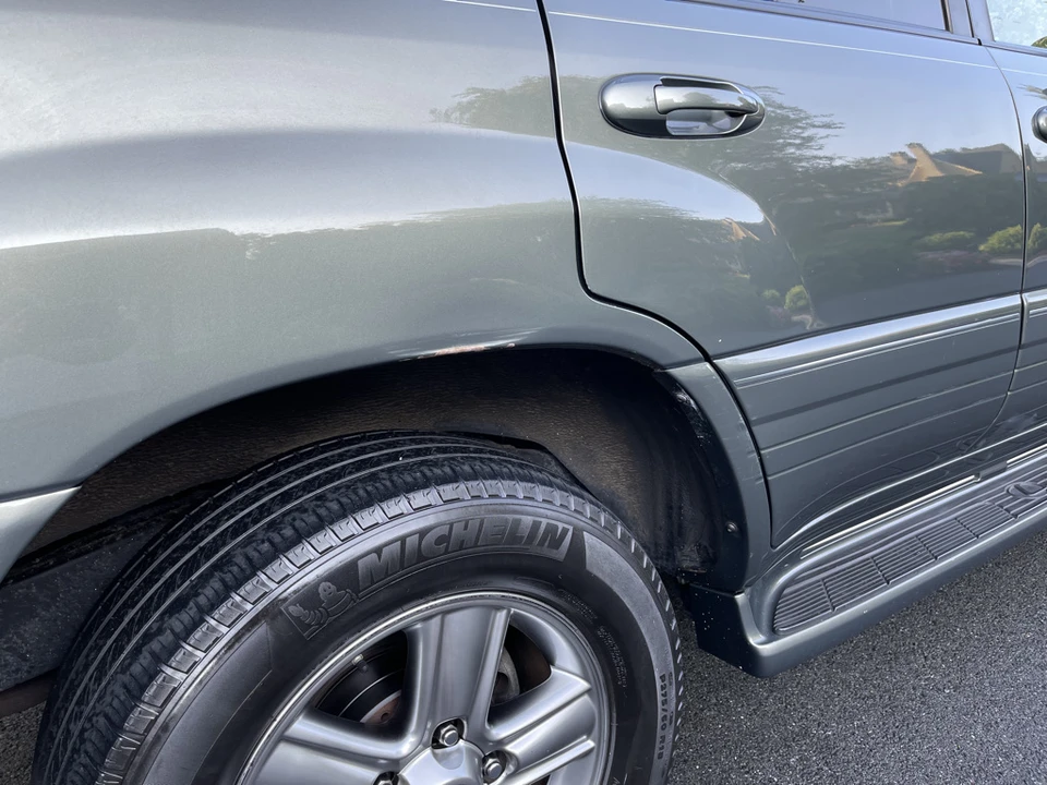 2006 Lexus LX 2nd Gen - Image 12 of 31
