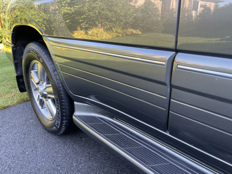 2006 Lexus LX 2nd Gen - Image 13 of 31