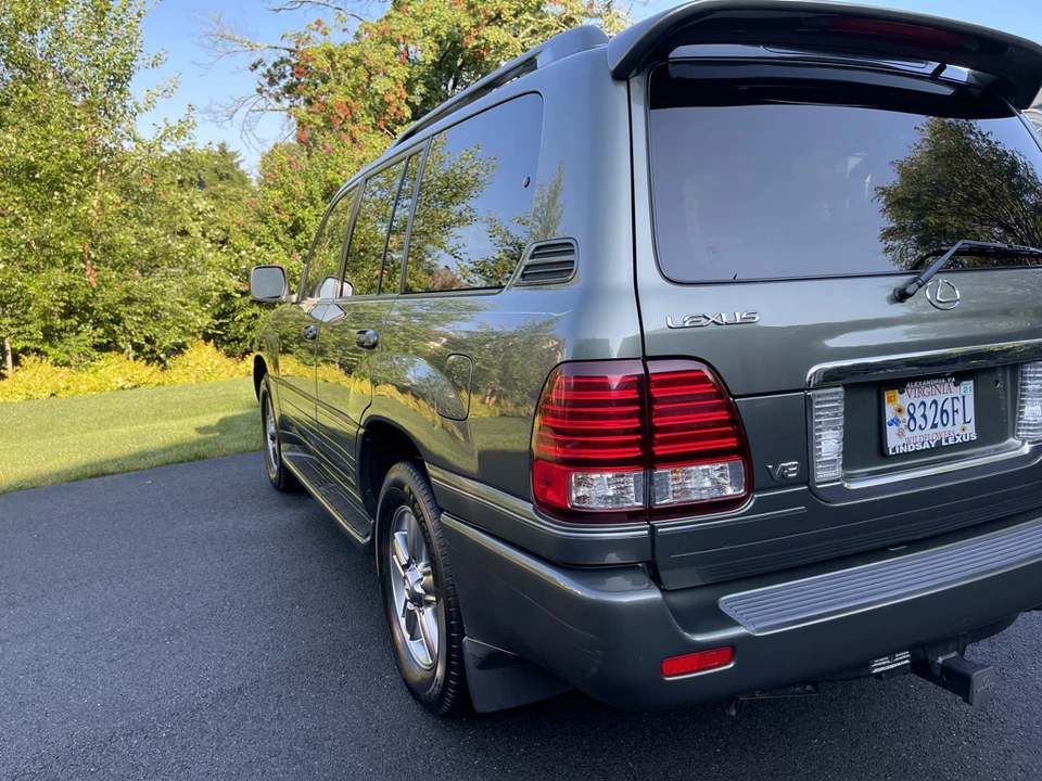 2006 Lexus LX 2nd Gen - Image 19 of 31