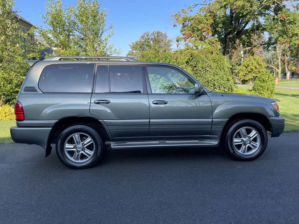 2006 Lexus LX 2nd Gen - Image 6 of 31