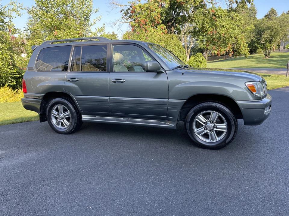 2006 Lexus LX 2nd Gen - Image 7 of 31