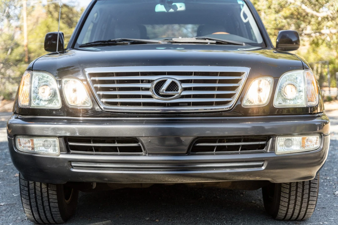 2006 Lexus LX 2nd Gen - Image 10 of 31
