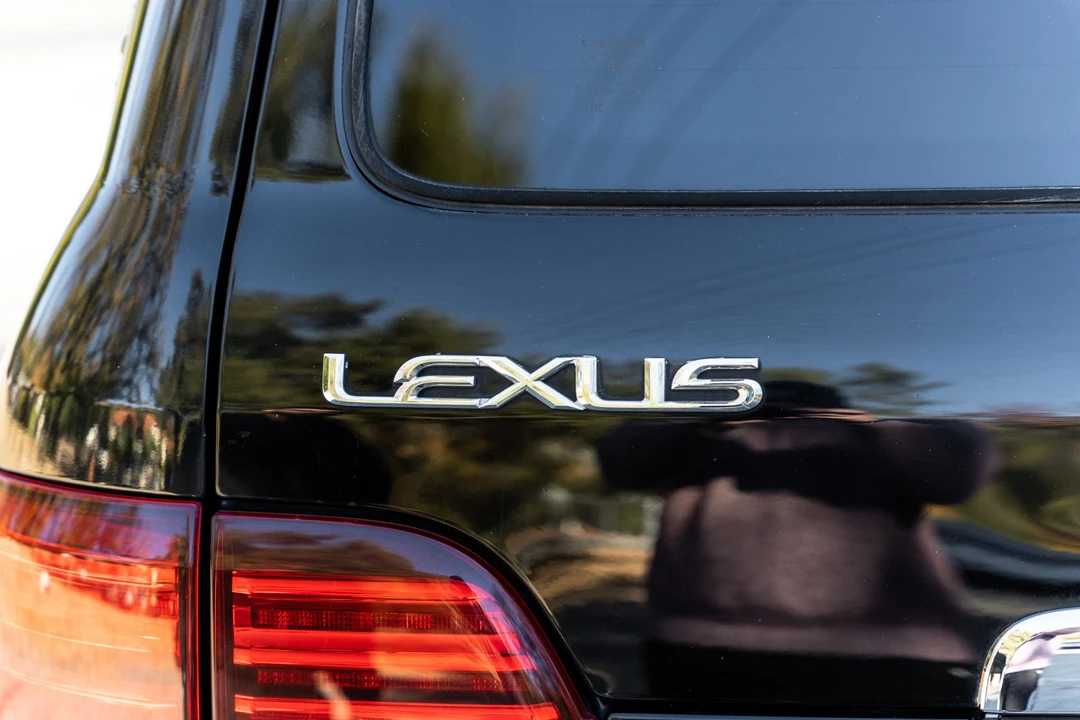 2006 Lexus LX 2nd Gen - Image 21 of 31