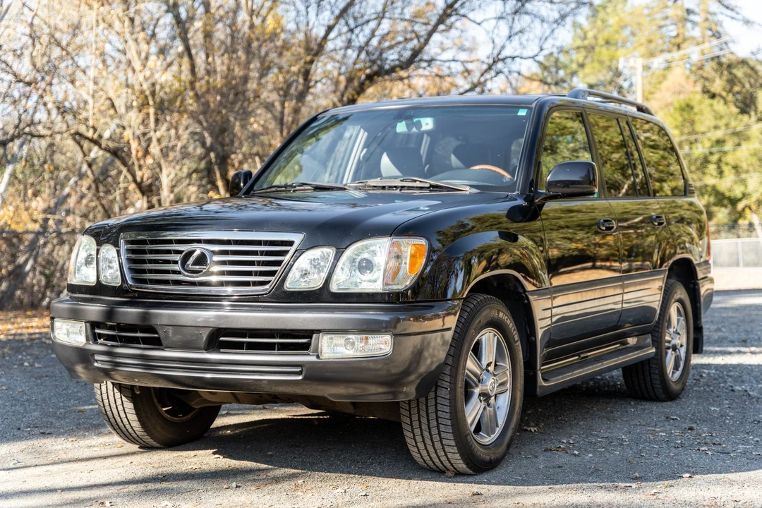 2006 Lexus LX 2nd Gen - Image 2 of 31