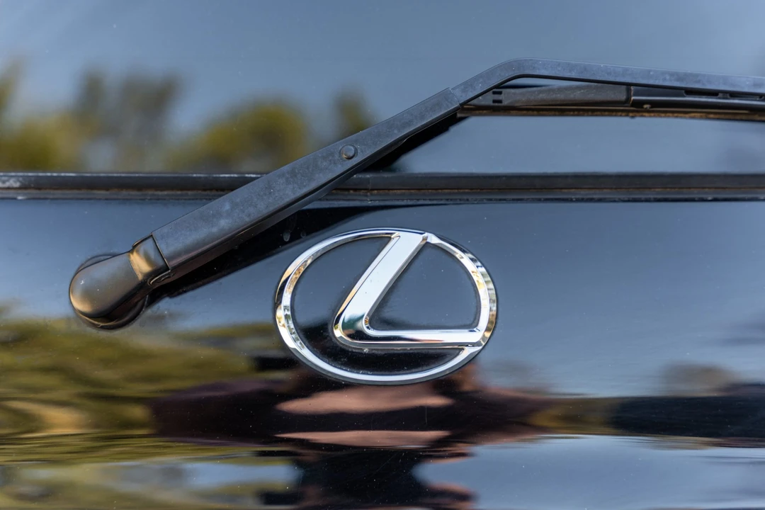 2006 Lexus LX 2nd Gen - Image 24 of 31