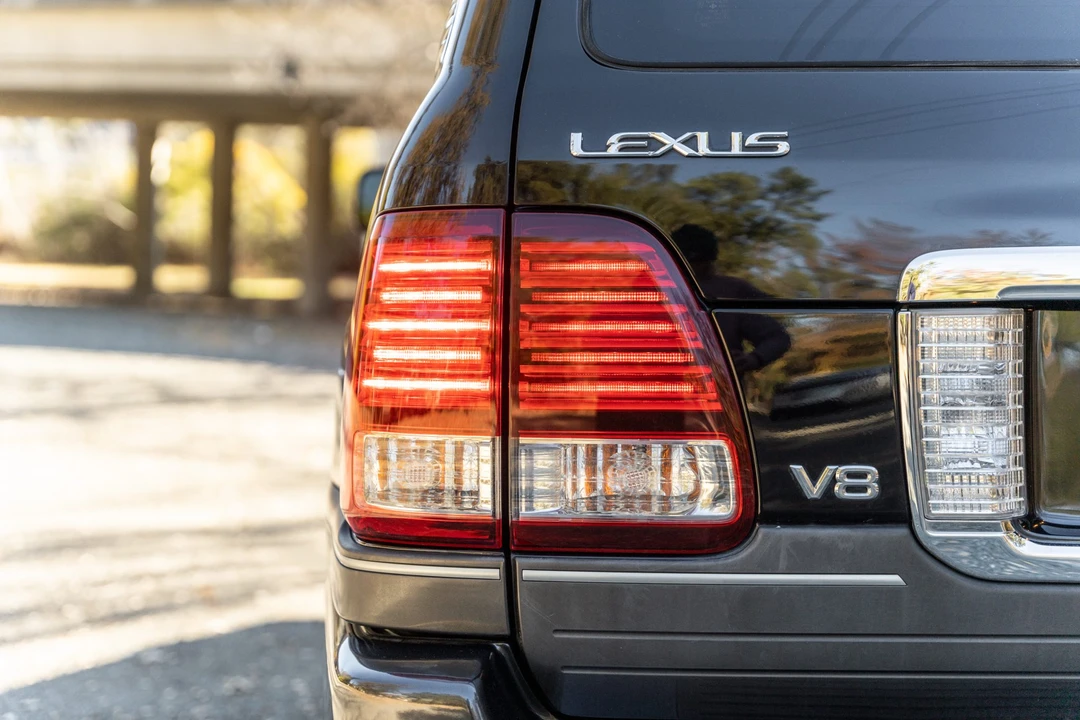 2006 Lexus LX 2nd Gen - Image 20 of 31
