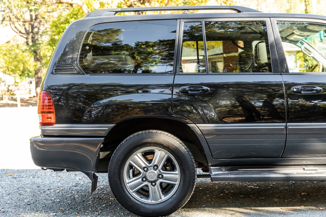 2006 Lexus LX 2nd Gen - Image 29 of 31