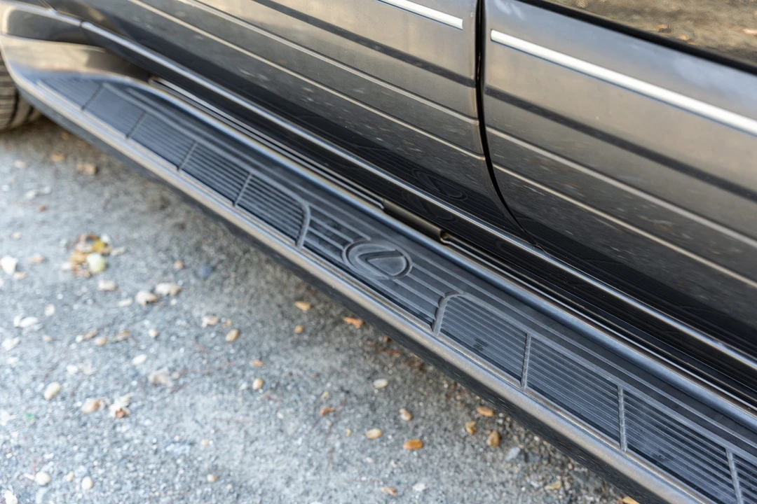 2006 Lexus LX 2nd Gen - Image 17 of 31