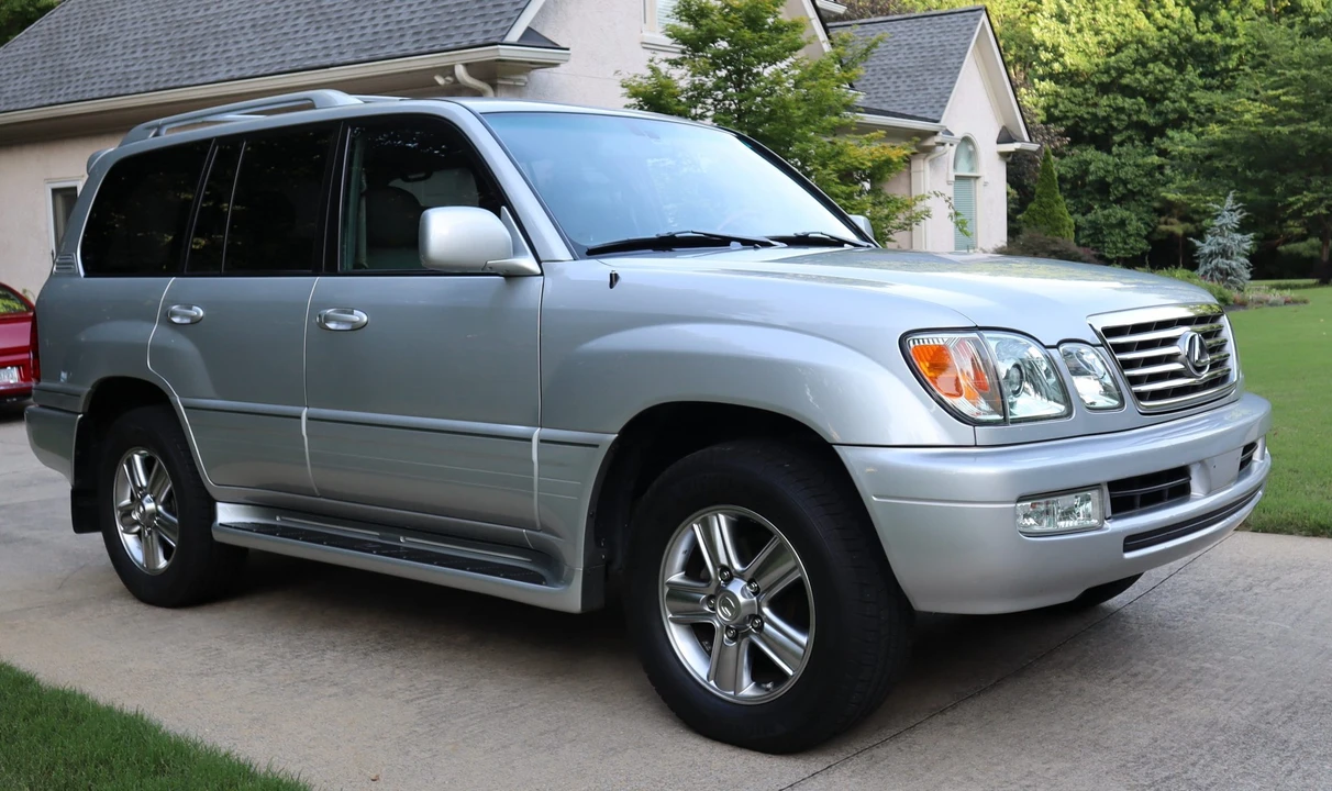 2006 Lexus LX 2nd Gen - Image 8 of 31