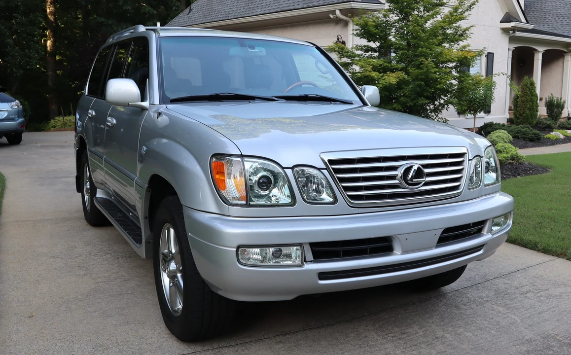 2006 Lexus LX 2nd Gen - Image 7 of 31