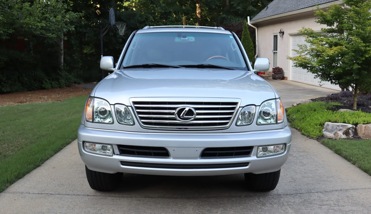 2006 Lexus LX 2nd Gen - Image 6 of 31