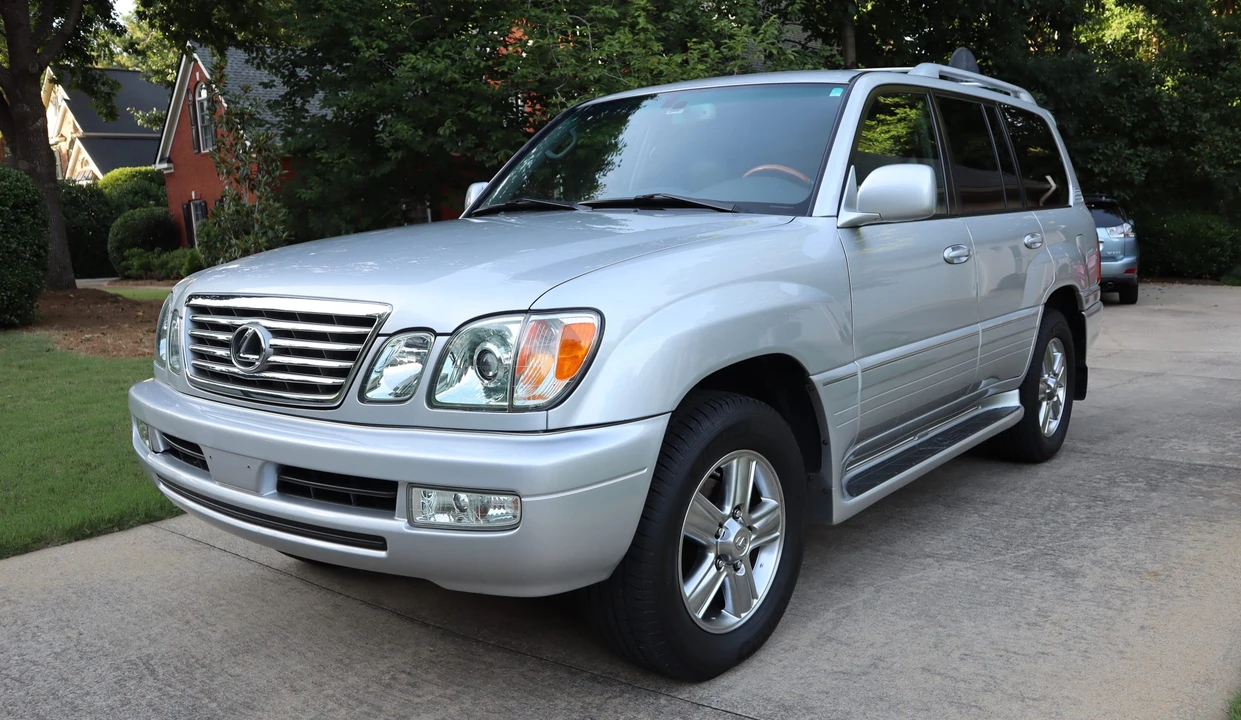 2006 Lexus LX 2nd Gen - Image 5 of 31