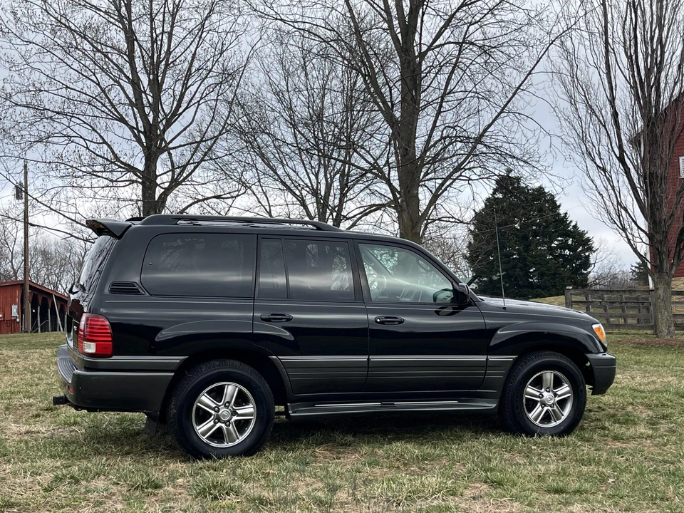 2006 Lexus LX 2nd Gen - Image 27 of 31