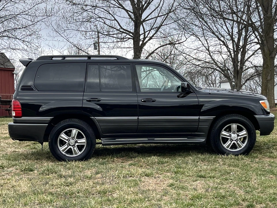 2006 Lexus LX 2nd Gen - Image 29 of 31