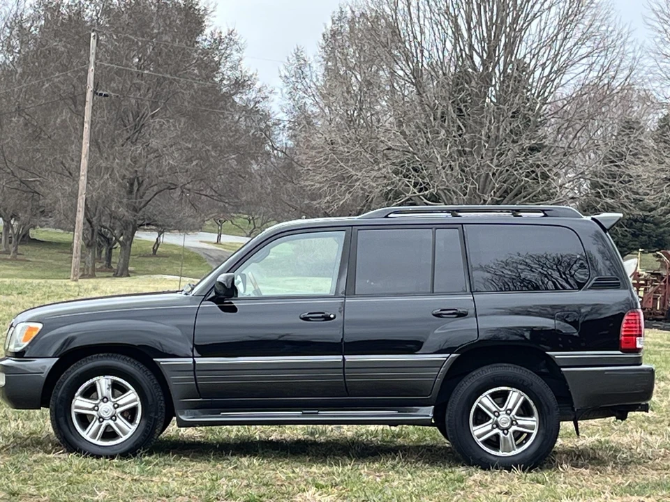 2006 Lexus LX 2nd Gen - Image 12 of 31