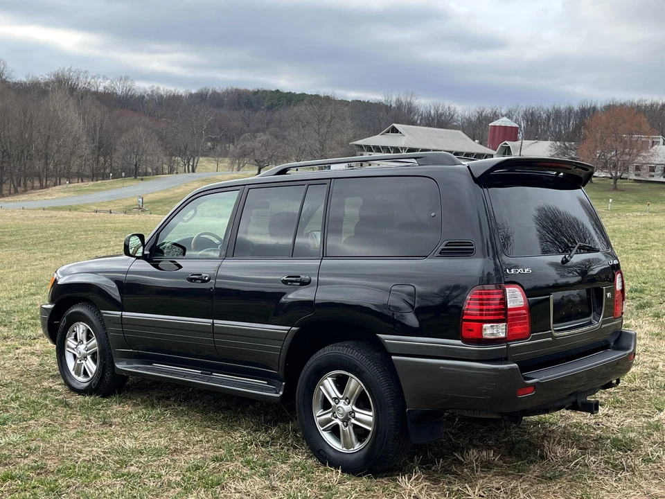 2006 Lexus LX 2nd Gen - Image 17 of 31