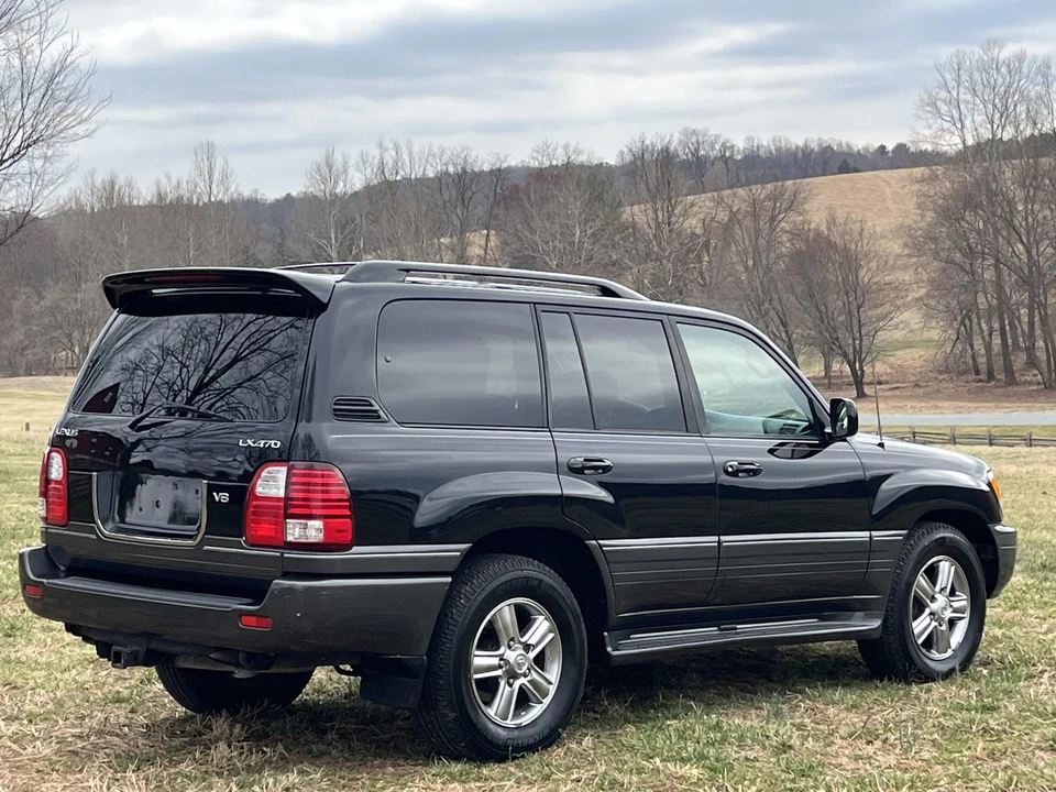 2006 Lexus LX 2nd Gen - Image 23 of 31