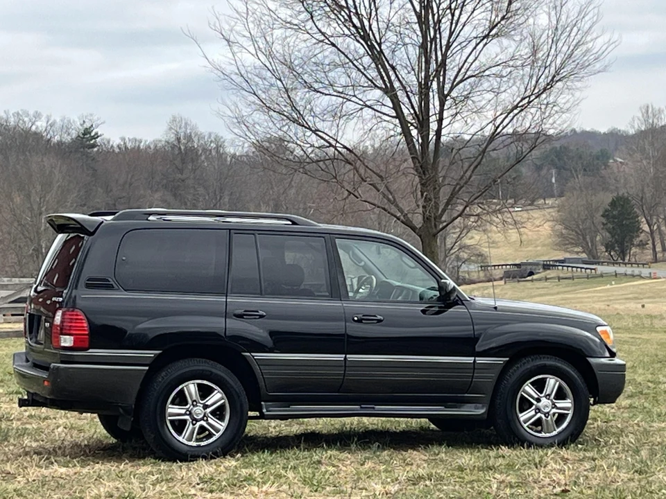 2006 Lexus LX 2nd Gen - Image 26 of 31
