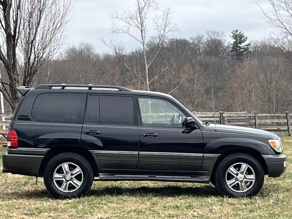2006 Lexus LX 2nd Gen - Image 28 of 31