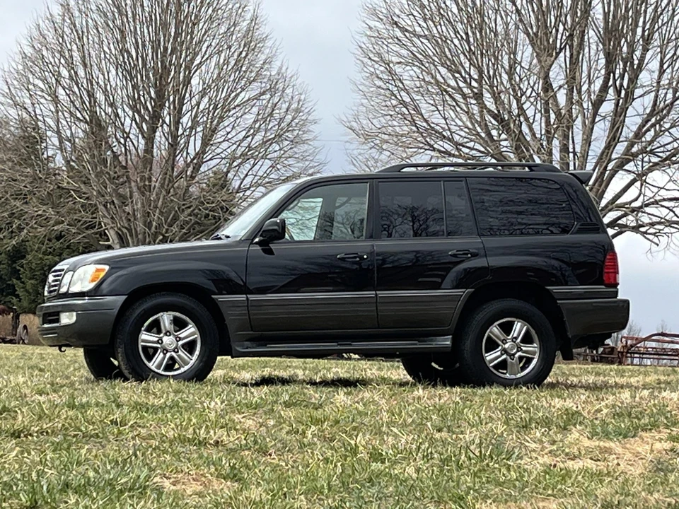 2006 Lexus LX 2nd Gen - Image 10 of 31
