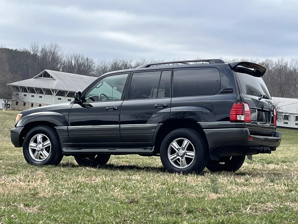 2006 Lexus LX 2nd Gen - Image 16 of 31