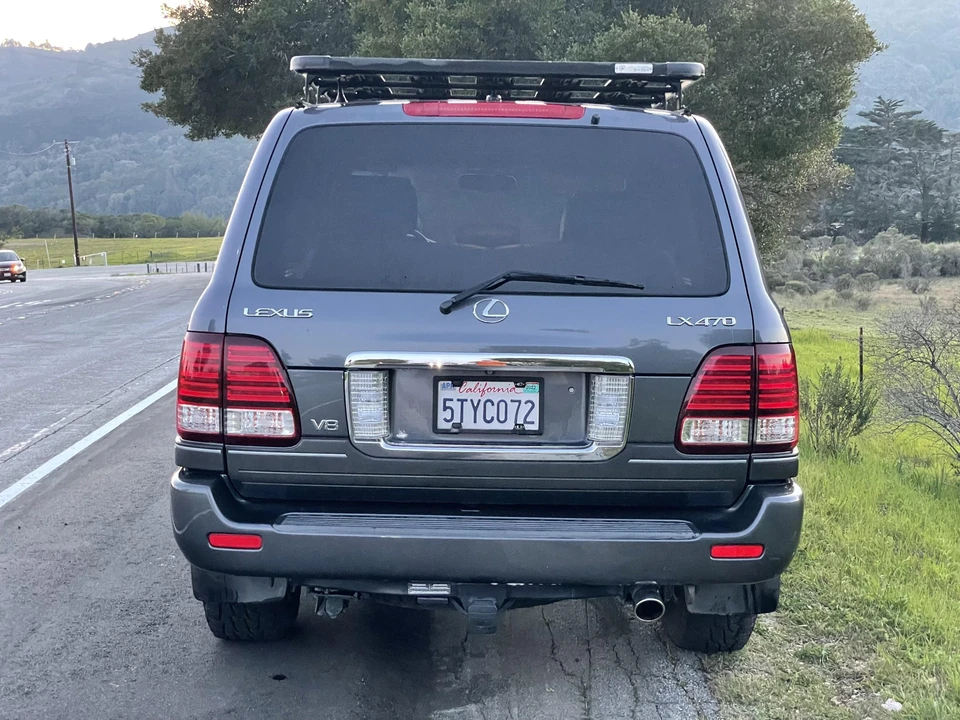 2006 Lexus LX 2nd Gen - Image 11 of 31