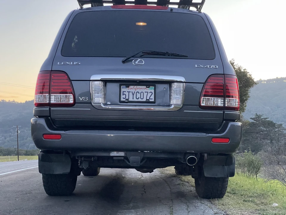 2006 Lexus LX 2nd Gen - Image 12 of 31