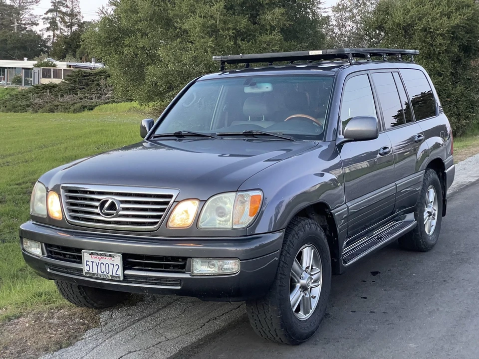 2006 Lexus LX 2nd Gen - Image 4 of 31