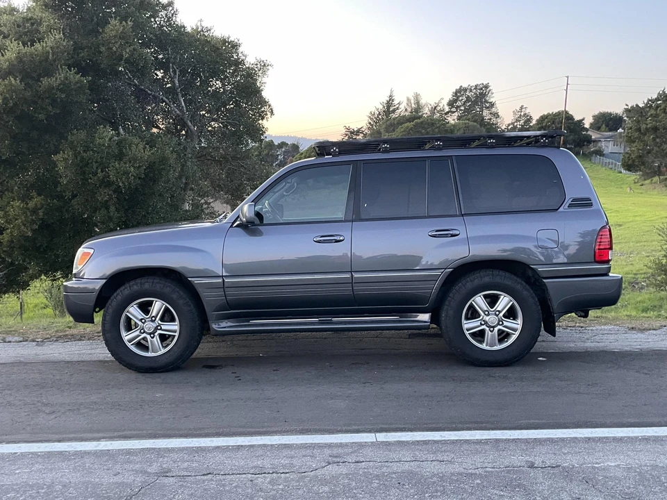 2006 Lexus LX 2nd Gen - Image 29 of 31