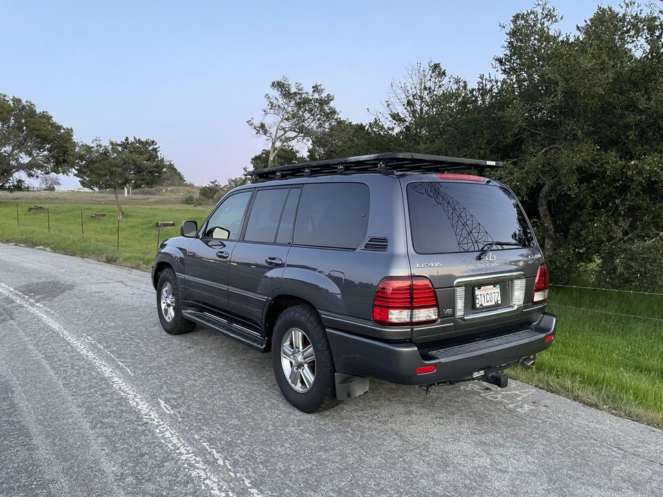2006 Lexus LX 2nd Gen - Image 19 of 31