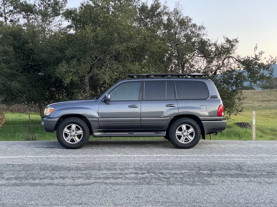 2006 Lexus LX 2nd Gen - Image 28 of 31