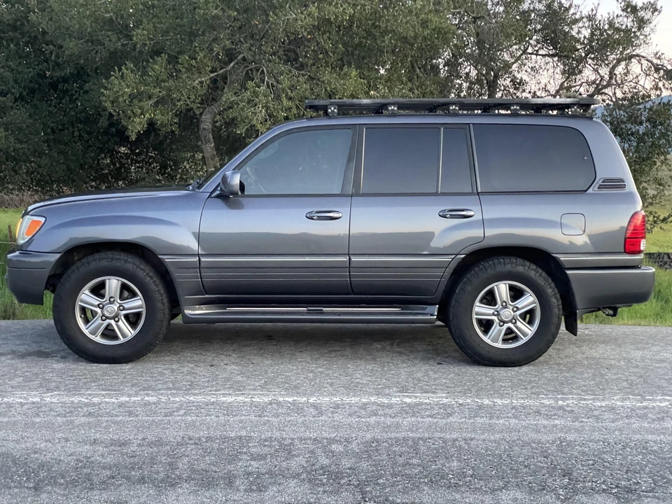 2006 Lexus LX 2nd Gen - Image 27 of 31