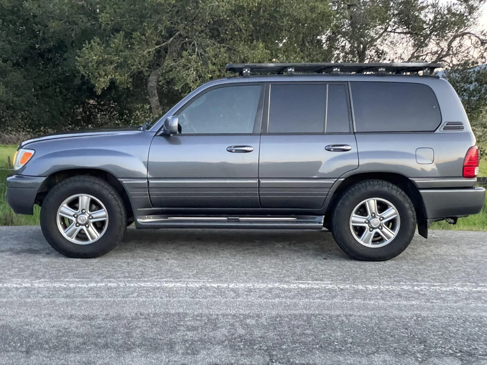 2006 Lexus LX 2nd Gen - Image 26 of 31